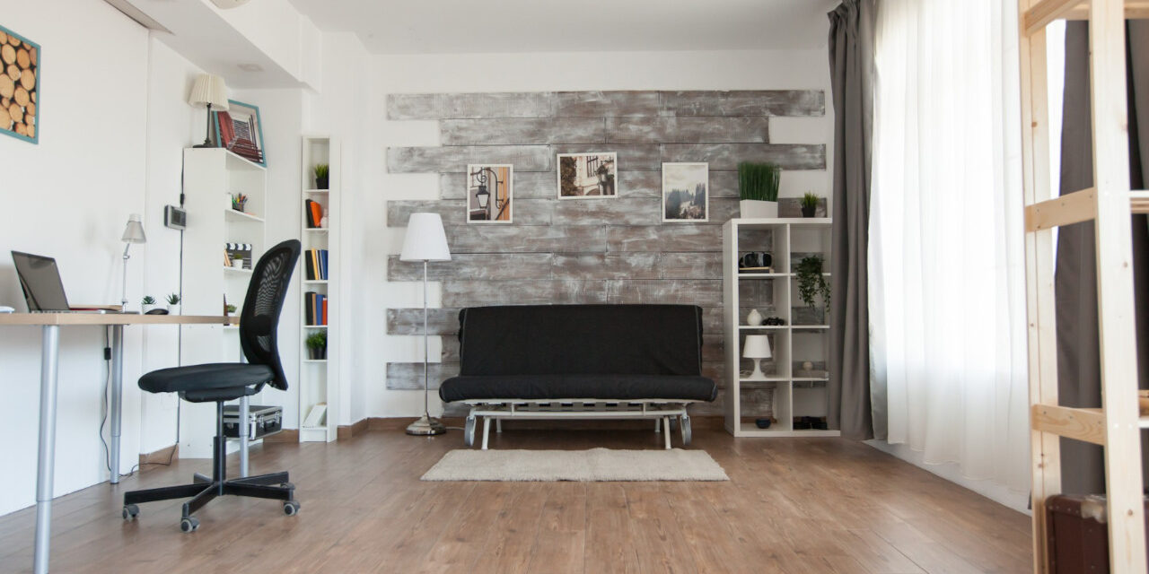 Podłogi skandynawskie: Jasne drewno i minimalizm w aranżacji